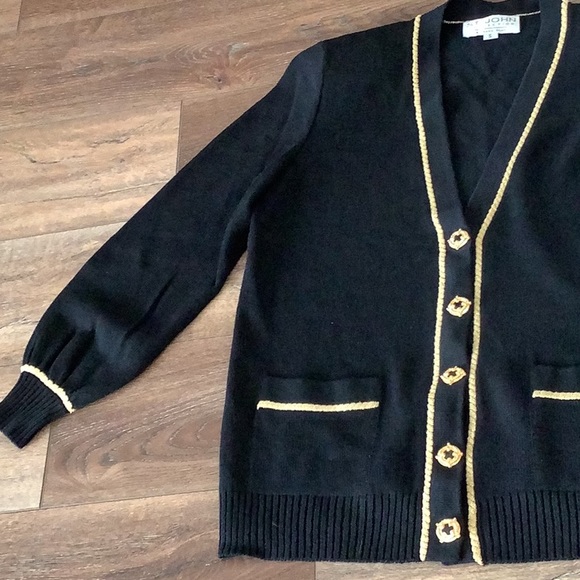 Gorgeous black and gold Knit Sweater Set by St.John 🖤🖤🖤🖤💛 - Picture 10 of 10